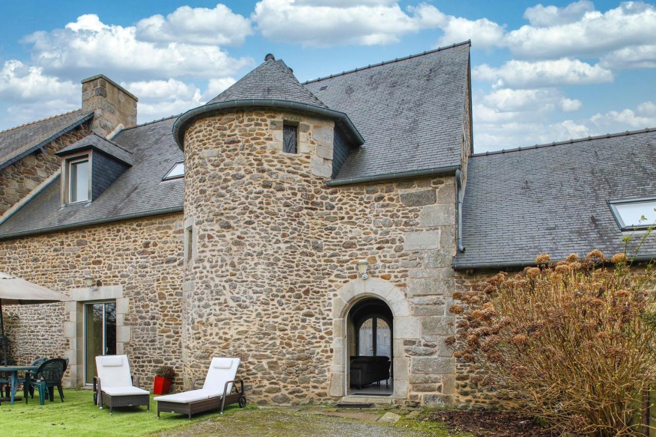 Tour Des Alleux - Maison De Maitre Pour 6 Taden Bagian luar foto