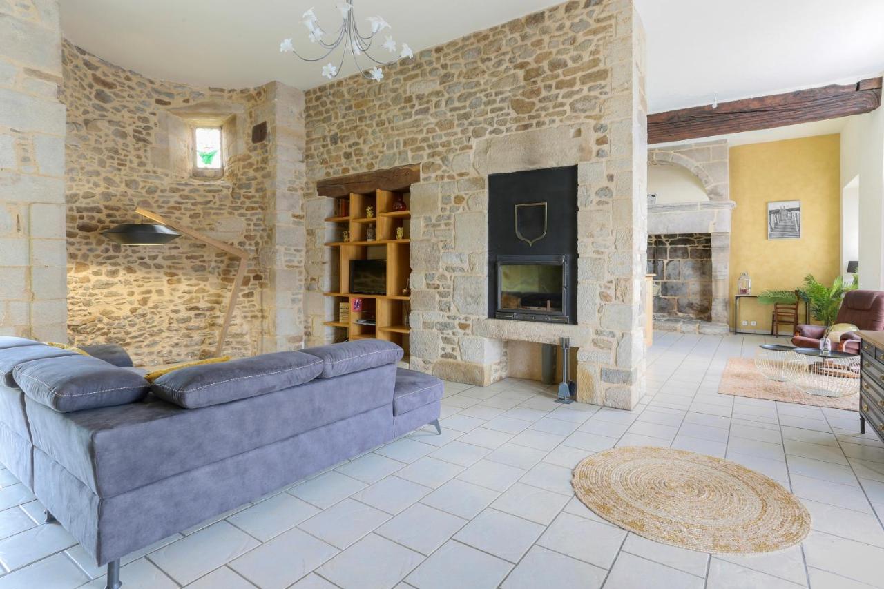 Tour Des Alleux - Maison De Maitre Pour 6 Taden Bagian luar foto