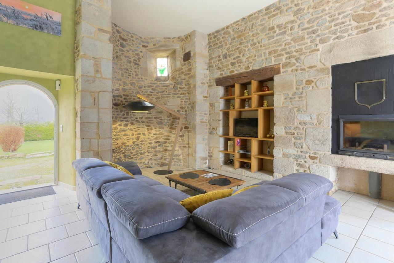 Tour Des Alleux - Maison De Maitre Pour 6 Taden Bagian luar foto